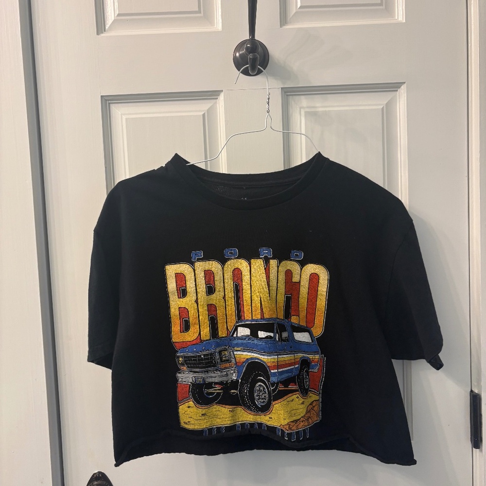 Black Cropped Ford Bronco Graphic Tee, Junk Food Clothing, size Small